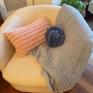 Better Homes And Gardens Textured Blue Fabric throw blanket and two throw pillow